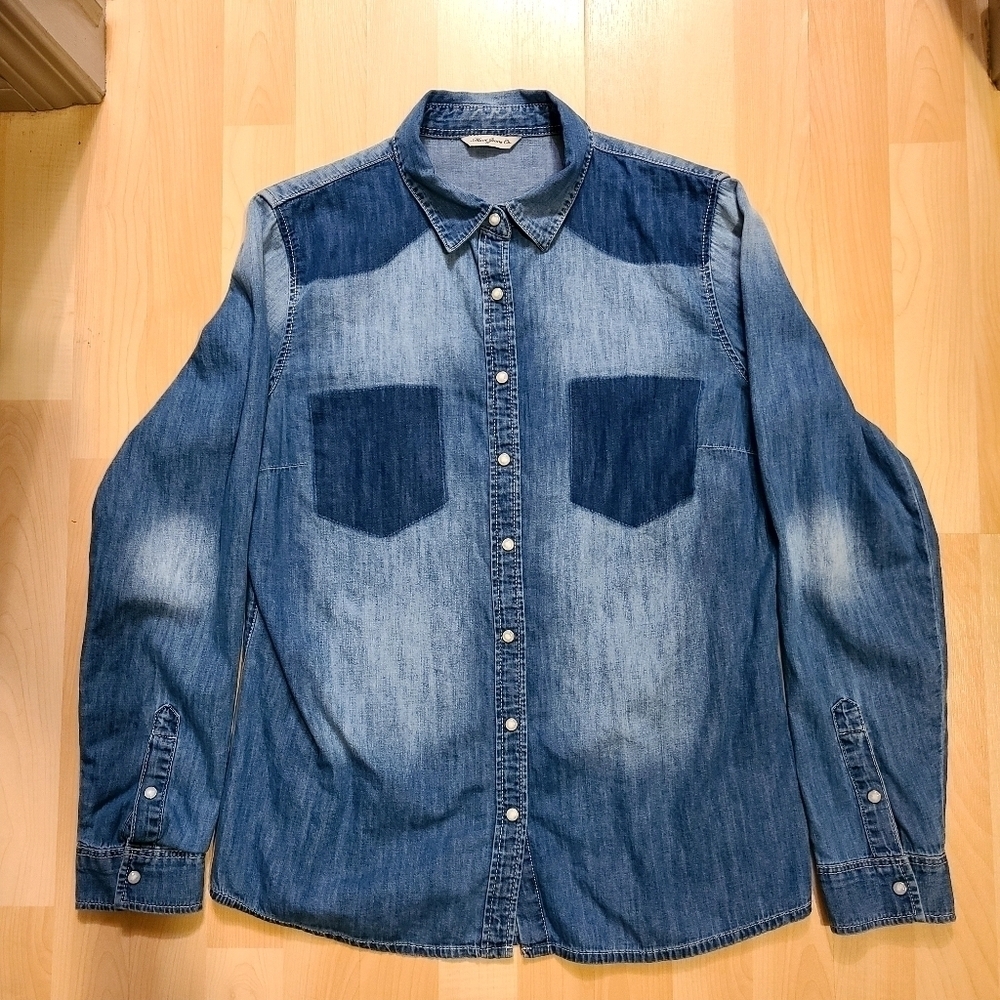 Mavi Denim Chambray Pearl Snap Button Down Shirt Faded Medium Wash Long Sleeves - Picture 2 of 11